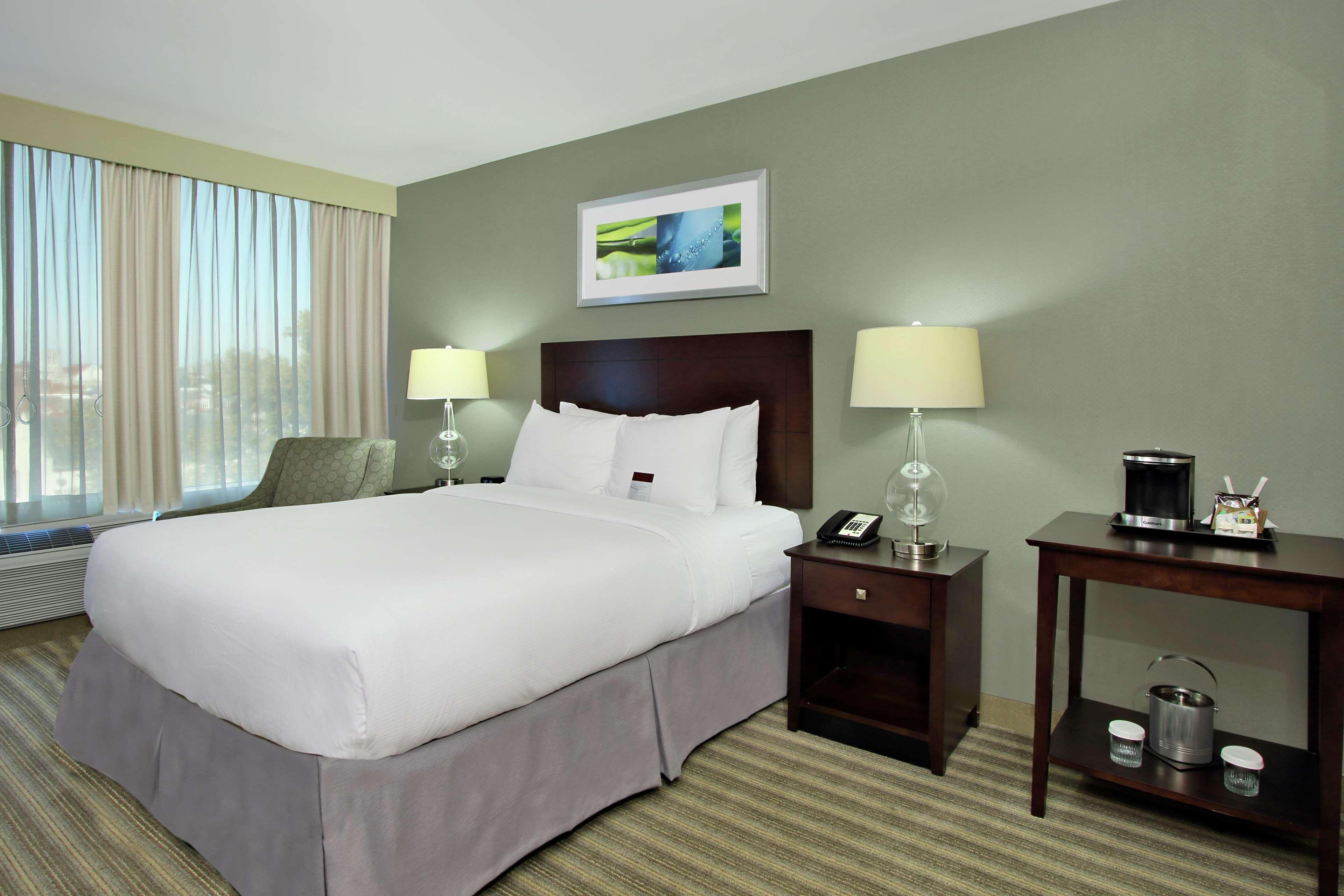 Doubletree By Hilton Newark Hotell Exteriör bild