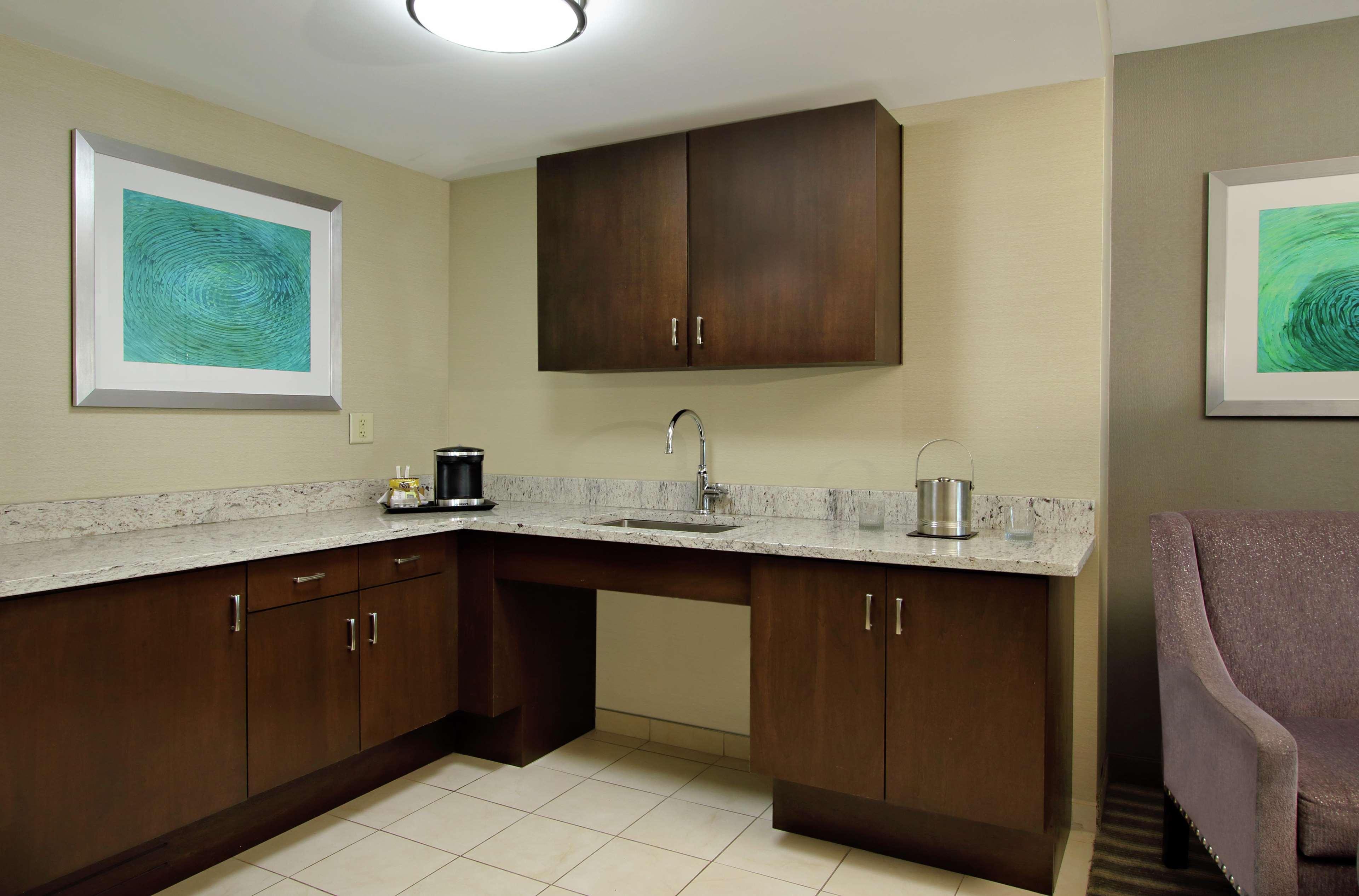 Doubletree By Hilton Newark Hotell Exteriör bild