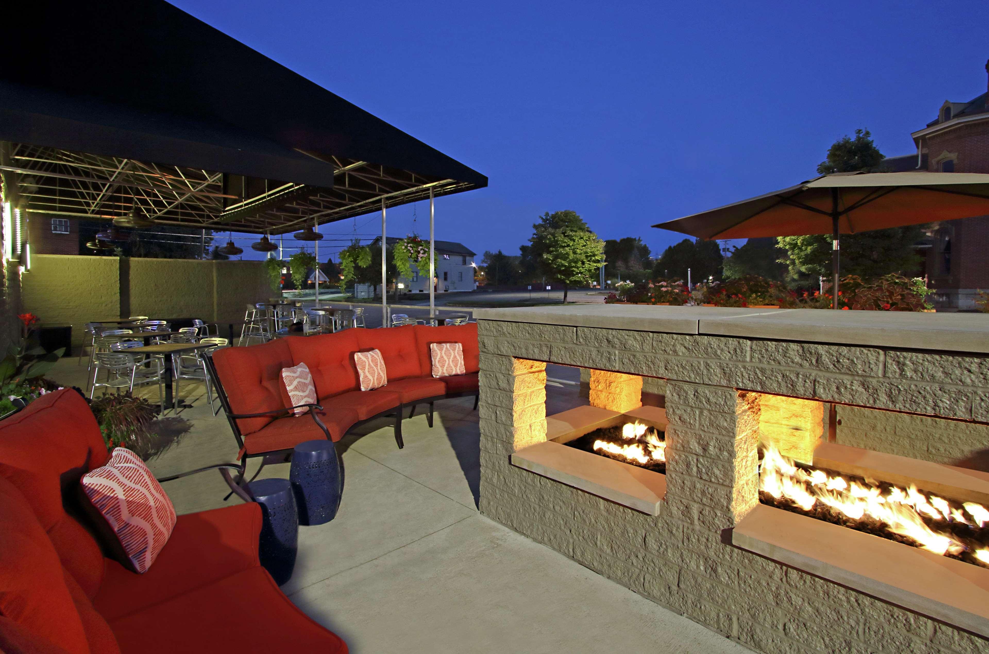 Doubletree By Hilton Newark Hotell Exteriör bild