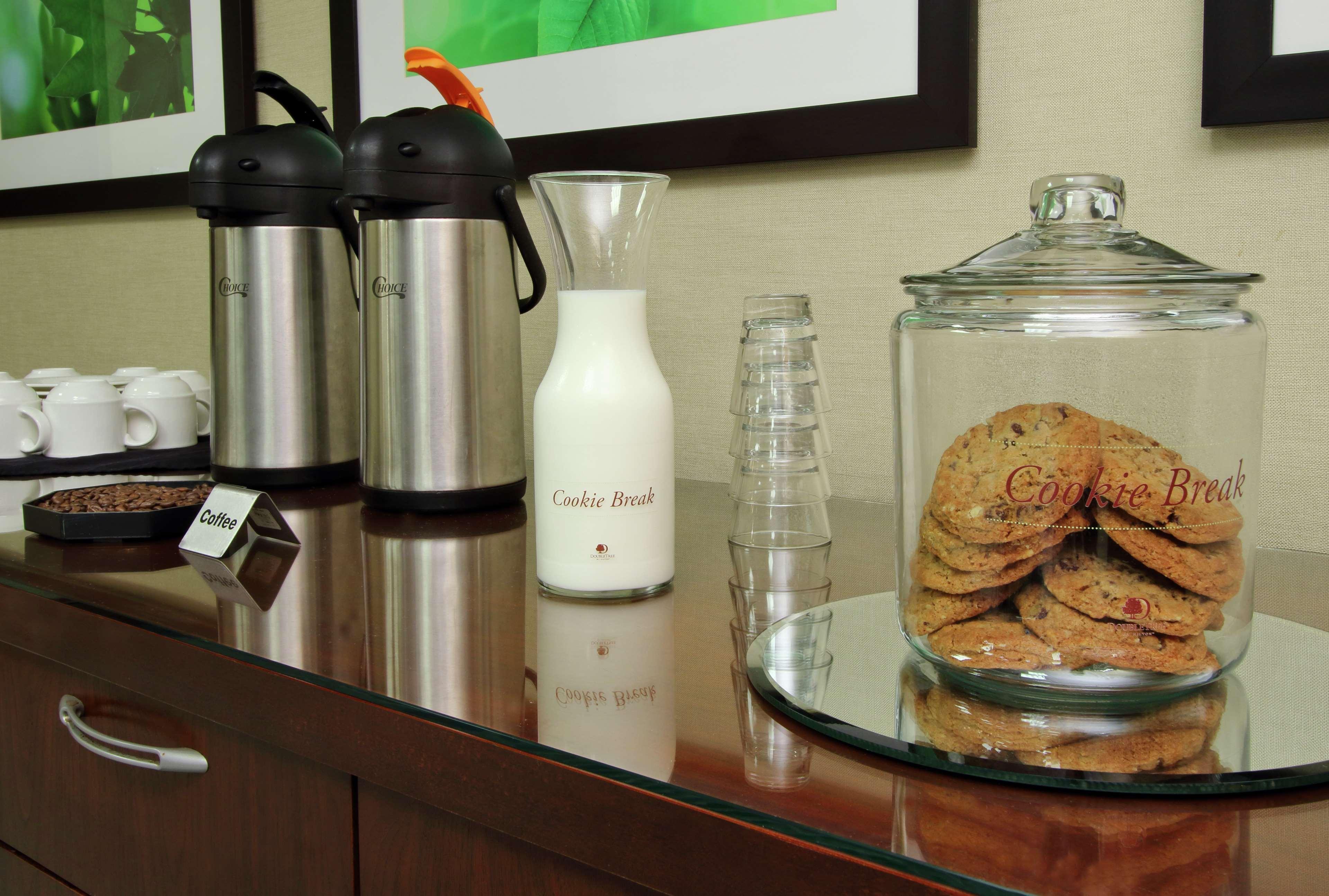 Doubletree By Hilton Newark Hotell Exteriör bild